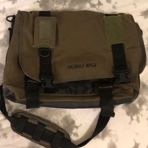 Messenger Bag. 17 inch laptop